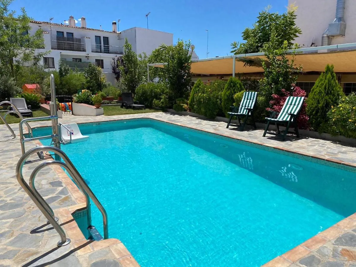 Hotel Entreolivos El Pedroso 2*,  Spain