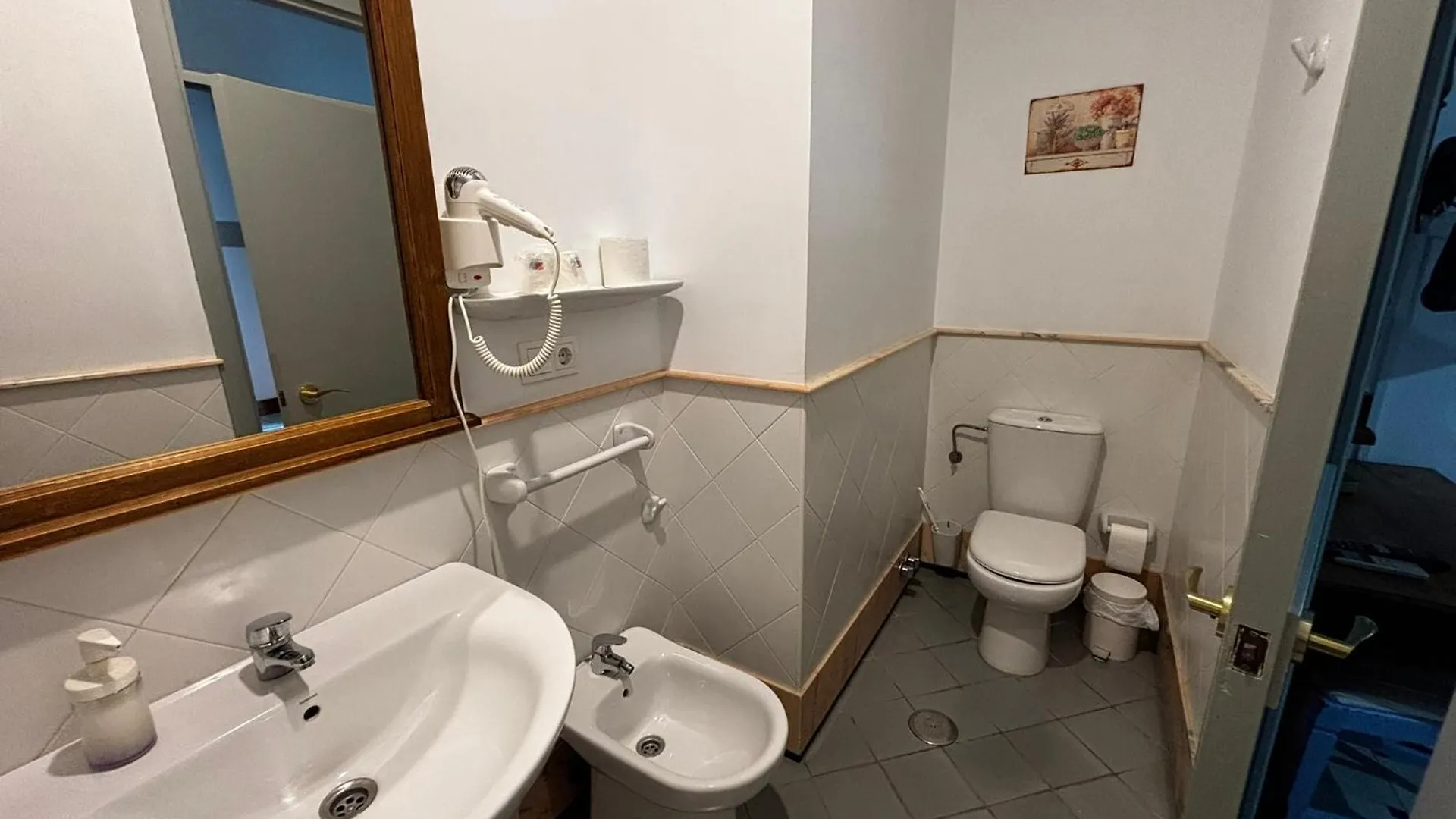 **  Hotel Entreolivos El Pedroso Spain
